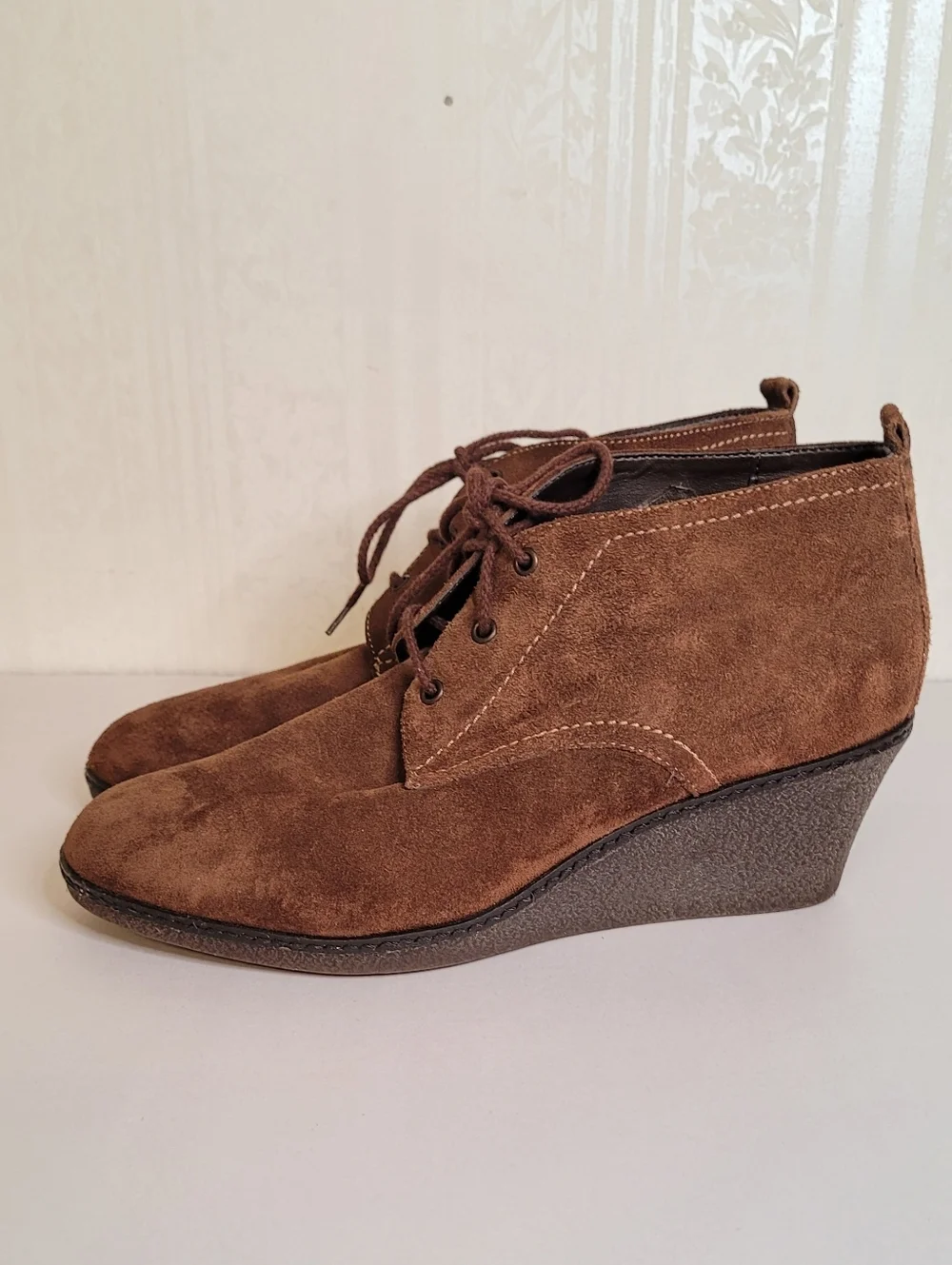 The FLEXX Brown Suede Wedges Size 9.5
